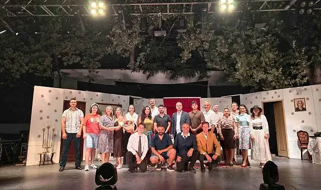 Burhaniye'de Kitap Fuarında tiyatro coşkusu