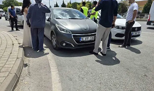 Bursa İnegöl'de otomobil motorsiklete çarptı:2 yaralı