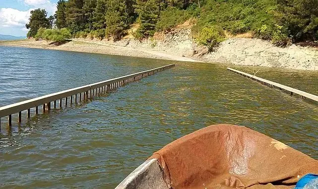 Sular çekildi, Haydaroba Köprüsü gün yüzüne çıktı
