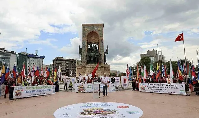 Taksim Meydanı'nda görsel şölen