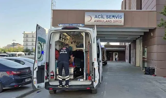 Kumaş tıraşlama makinesine elini kaptıran işçi yaralandı