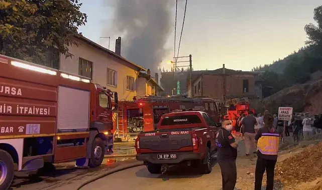 Bursa'da 2 katlı evde çıkan yangında 30 yaşındaki adam hayatını kaybetti