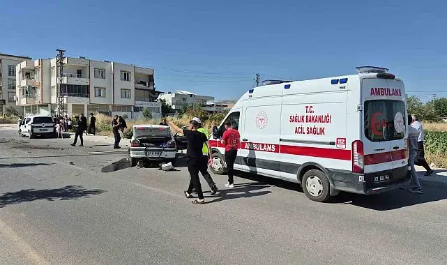 Adıyaman'da kontrolden çıkan otomobil karşı şeride geçti: 1 yaralı
