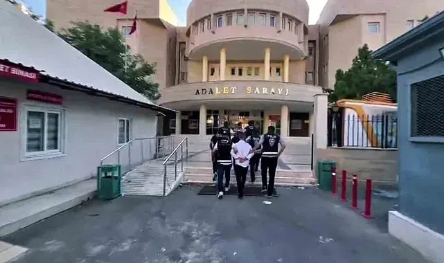 Şanlıurfa'da kendilerini kamu görevlisi olarak tanıtan dolandırıcılar tutuklandı