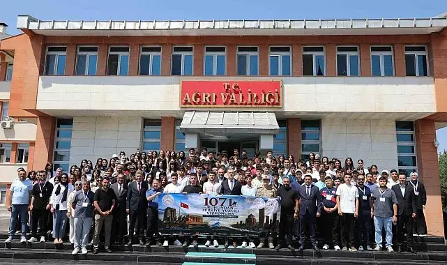 Ağrı'da "1071 Ruhundan Türkiye Yüzyılı Vizyonuna" gezi programının ikinci kafilesi uğurlandı