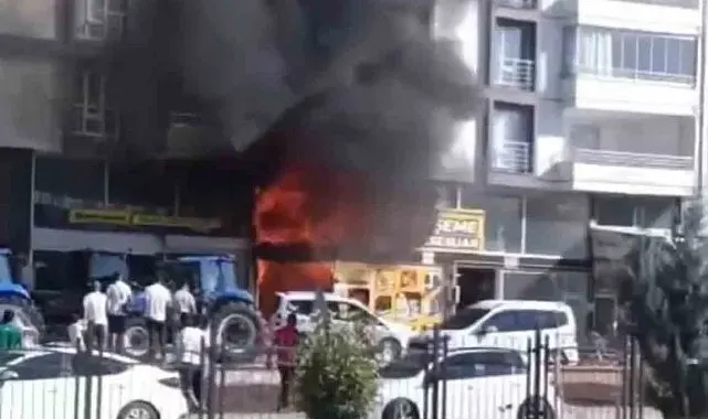 Elazığ'da iş yeri alevlere teslim oldu