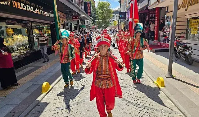 Geleneksel şölende 104 çocuk erkekliğe ilk adımını attı