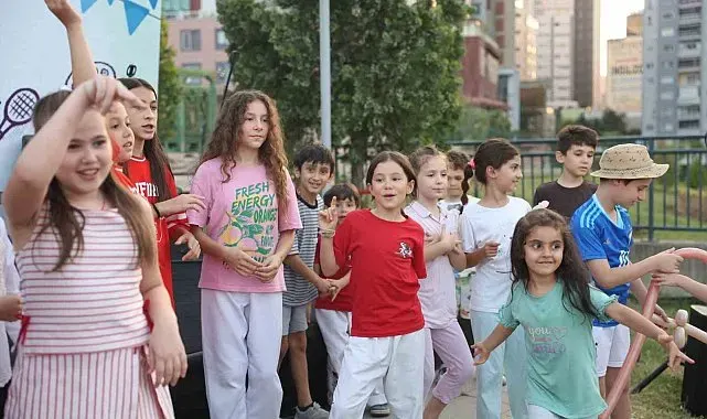 Yaz akşamı etkinliği şenliğe dönüştü