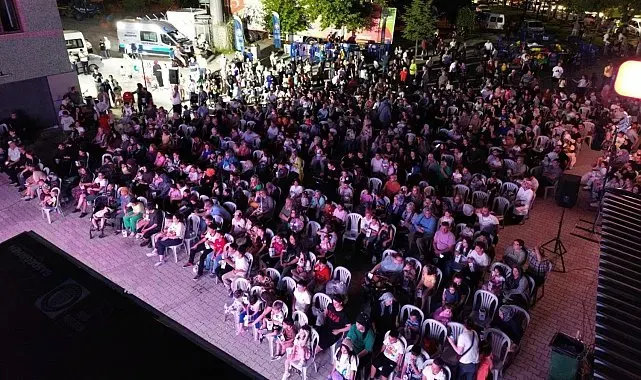 Batıkent Mahallesi'nde açık havada sinema keyfi yaşandı