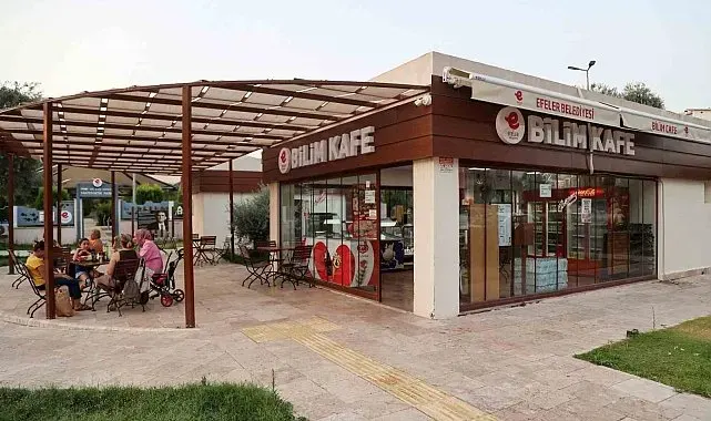 Efeler'de Bilim Kafe yaz akşamlarında da ziyaretçilerini ağırlayacak