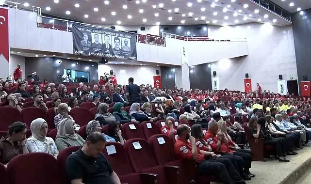 Seyitgazi'deki orman yangınında şehit olan 10 kişi anıldı