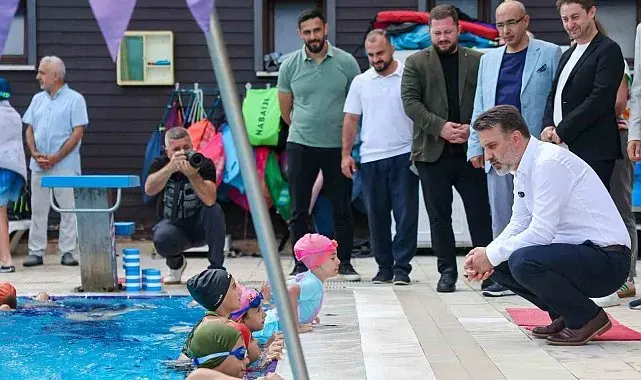 Başkan Vekili Biba'dan minik yüzücülere ziyaret