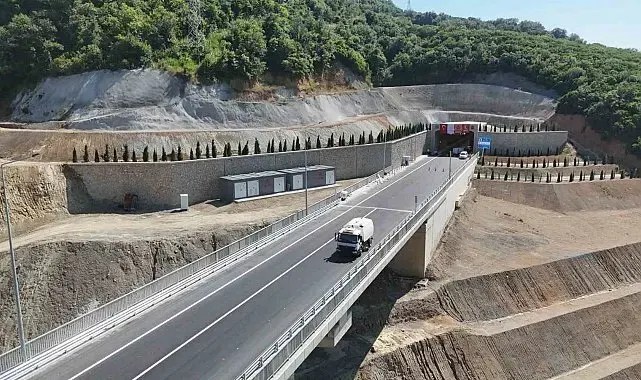 Bakan Uraloğlu: "Yalova-Armutlu arasındaki seyahat süresini 60 dakikadan 30 dakikaya düşürdük"