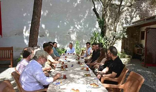 Rektör Prof. Dr. Kaçar, klasik diller yaz kursu öğrencileriyle buluştu
