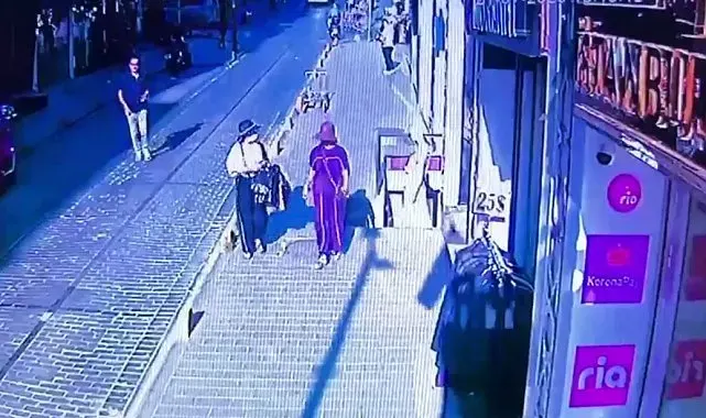 Fatih'te kadın turistlerin cüzdanını çaldılar: Çocuk şüphelilerin suç dosyası kabarık çıktı
