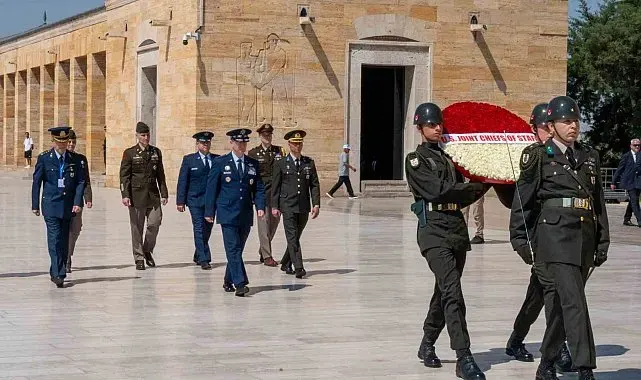 ABD Genelkurmay Başkanı Orgeneral Caine, Anıtkabir'i ziyaret etti