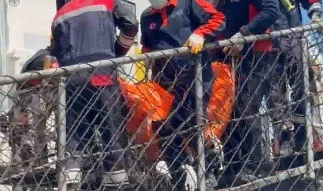 Dron saldırısına uğrayan gemide hayatını kaybeden personelin cenazesi Adli Tıp Kurumu'na kaldırıldı