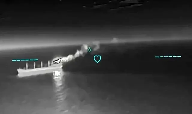 Türk bayraklı "Mv Reyhan Sarı" isimli kuru yük gemisine yapılan dron saldırısının görüntüleri ortaya çıktı