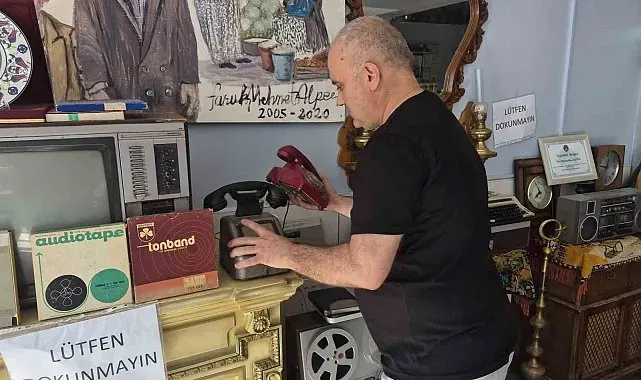 İçindeki 'ukde' binlerce parçadan oluşan bir antika koleksiyonuna dönüştü