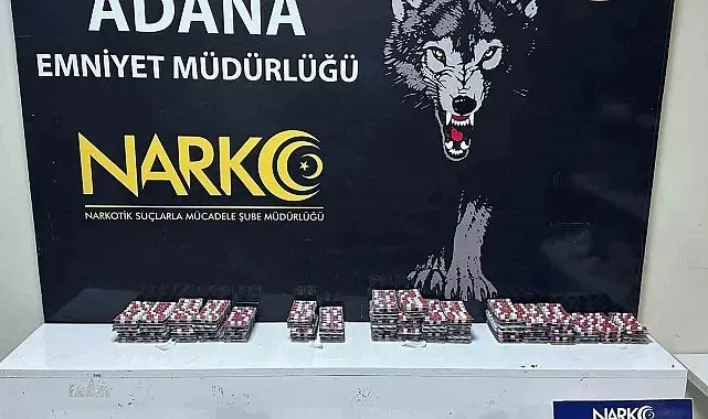 Adana'da narkotik operasyonu: Esrar, sentetik hap ve silah ele geçirildi