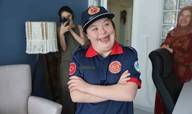 Down sendromlu Nihal Su'nun itfaiyeci olma hayali 18'inci yaş gününde gerçek oldu