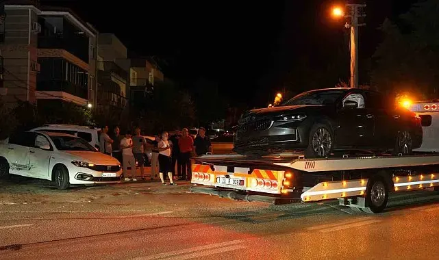 Tali yoldan çıkan otomobil 5 aracın karıştığı zincirleme kazaya neden oldu