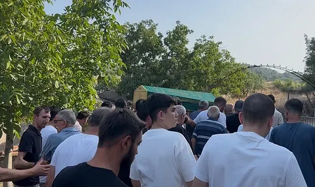 Esenyurt'ta 16. kattan düşen genç, Biga'da son yolculuğuna uğurlandı