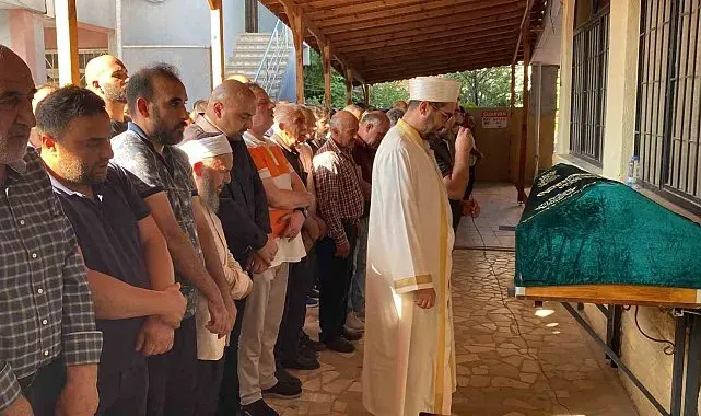 İskeleden düşerek hayatını kaybeden işçi toprağa verildi