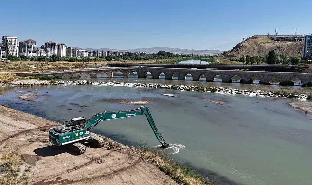 Kızılırmak çevresinde yürütülen taşkın önleme ve rüsubat çalışmaları devam ediyor