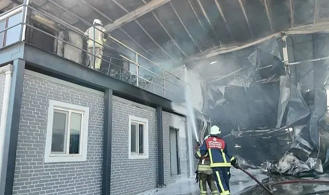 Çatalca'da kimyasal madde dolu iş yerinde yangın: 1 kişi yaralandı