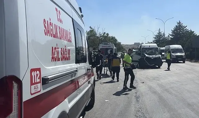 Gaziantep'te işçi servisi tıra arkadan çarptı: 11 yaralı