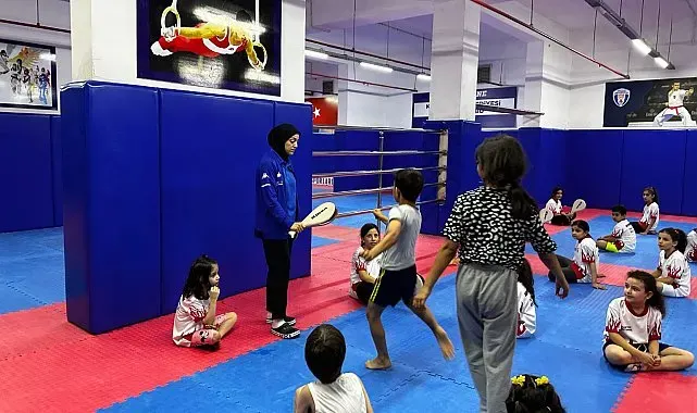 Kağıthane Belediyesi'nin düzenlediği Yaz Spor Okulları'nda eğitimler hızla devam ediyor