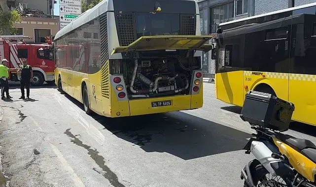 Ortaköy'de İETT otobüsünden dumanlar yükseldi: Motor arızası trafiğe neden oldu