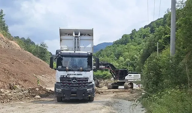 Düzce'de köy yollarında çalışmalar sürüyor