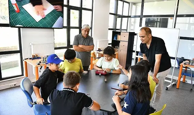 Geleceğin bilim insanları Yeşilyurt bilim merkezi'nde yetişiyor