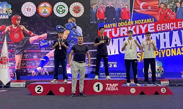 Manisalı muaythaiciler Türkiye kürsüsüne çıktı