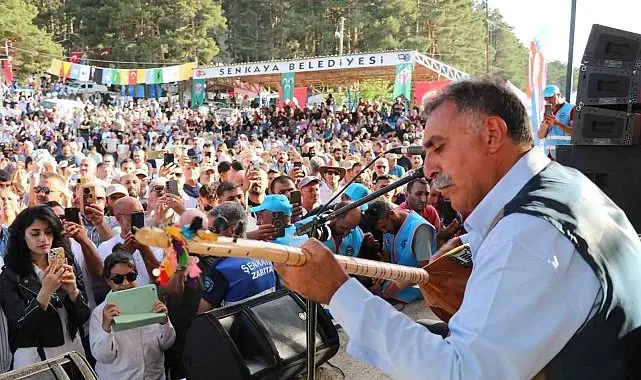 Şenkaya'da Bal Festivali'nde rekor katılım: 20 bin kişi Şirankes'te buluştu