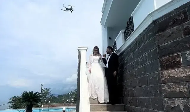 Sıcaktan bunalan gelini dron ile serinletti