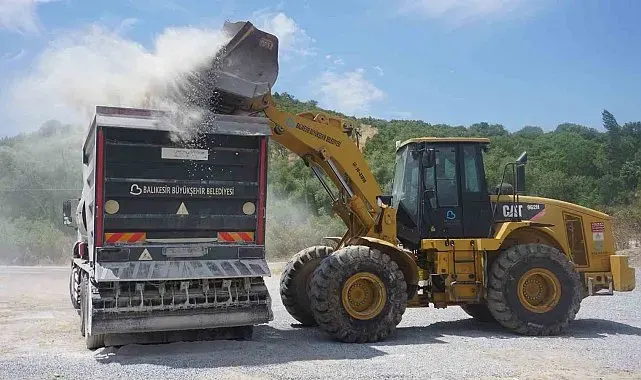 Büyükşehir, Orhanlı-Çiftlikköy arasındaki yolu iyileştirdi