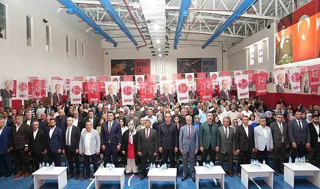MHP'de ilçe kongreleri devam ediyor; Pasinler'de Erkan Yağar güven tazeledi