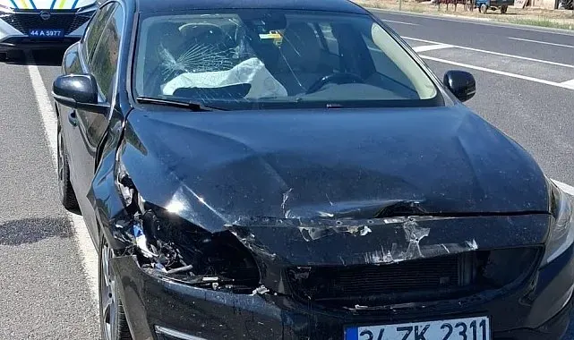 Malatya'da otomobil ile tır çarpıştı: 2 yaralı
