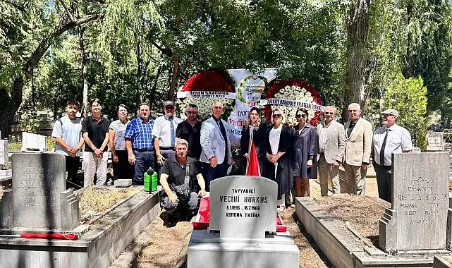 Vecihi Hürkuş kabri başında anıldı