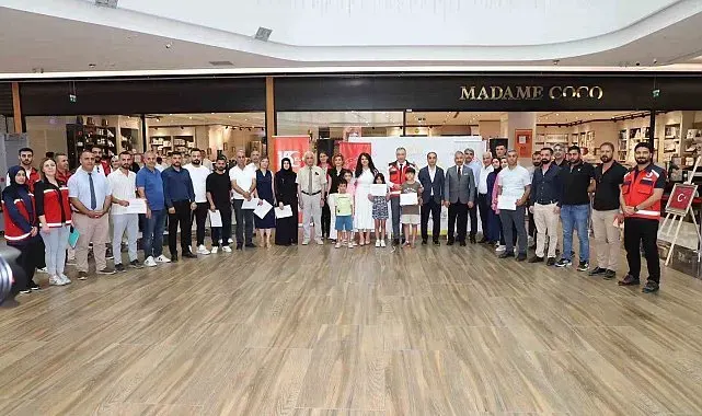 Adıyaman'da şehit yakınları ve gazilerin ebru sergisi açıldı