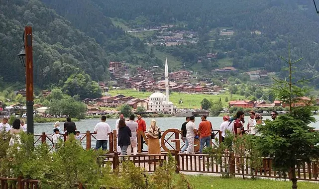 Uzungöl'de turizm sezonu hareketlendi, otellerde doluluk arttı