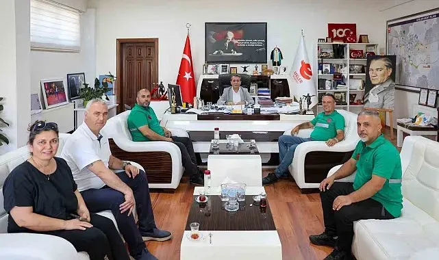 Efeler'de hayat kurtaran belediye personeline anlamlı ödül