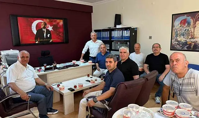 Eğitim Bir-Sen'den Geleneksel aşure ikramı