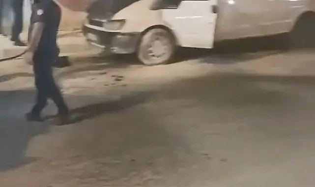 Elazığ'da seyir halindeki minibüste yangın