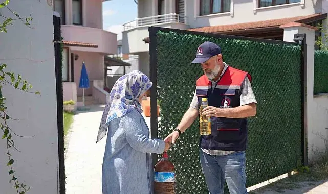 Düzce'de atık yağ kampanyasına katılanlara sıvı yağ hediyesi
