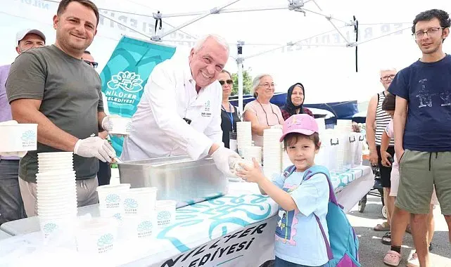 Başkan Şadi Özdemir'den aşure ikramı