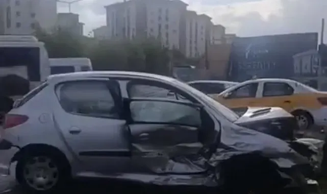 Diyarbakır'da iki otomobil çarpıştı: 3 yaralı